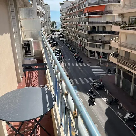 A Au Quartier Apartment